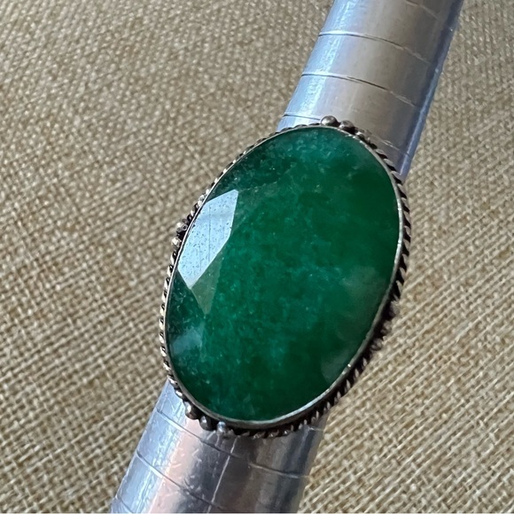 New Enhanced Faceted Emerald Silver Overlay Ring Size 6.75 - Picture 2 of 8